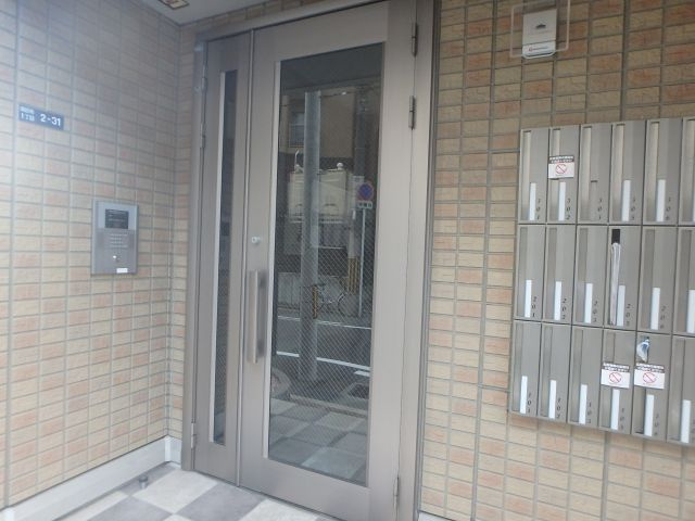 セジュールオッツ八戸ノ里のエントランス