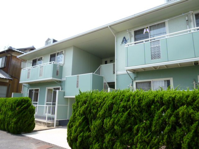 ハッピネス三宅Ａの外観