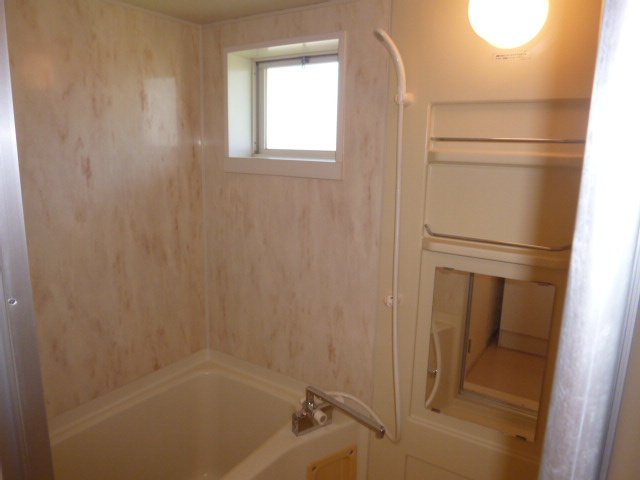 ハッピネス三宅Ａの浴室