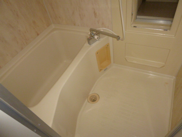 ハッピネス三宅Ａの浴室