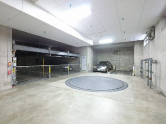 【駐車場】