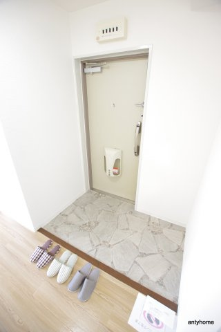 コープ野村梅田A棟　仲介手数料無料の玄関