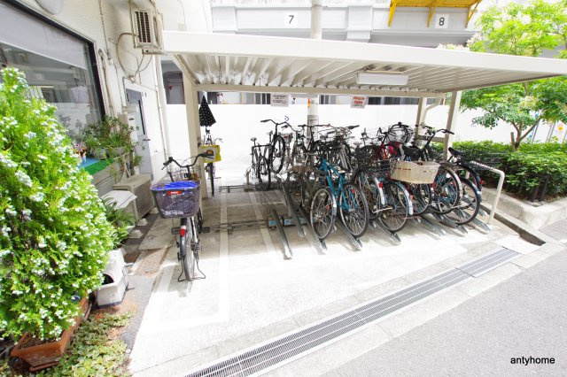 コープ野村梅田A棟　仲介手数料無料の駐車場