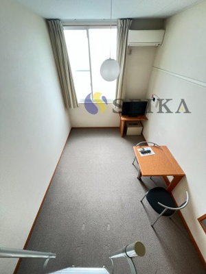 【内装】 | 中田北A | １階はフローリング、２階はカーペットになります。