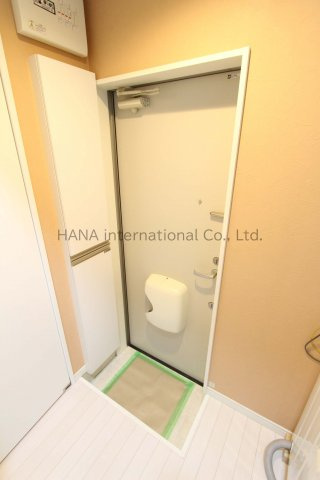 ユナイトさくら デヴィッド・ロイドの玄関|同アパートの参考写真です。