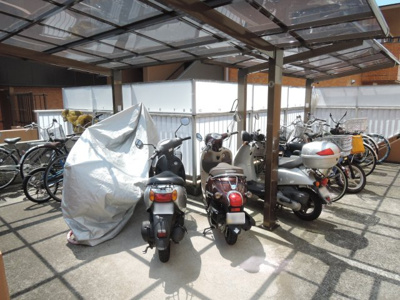 【その他共用部分】 | エスぺランサ青葉台 | バイク置場