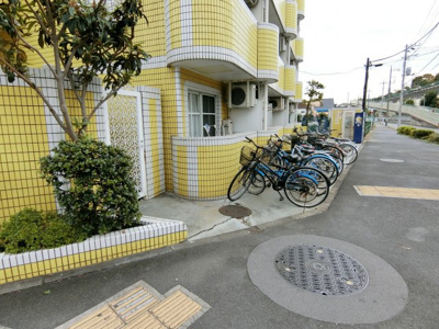 【エントランス】 | イエローエンバシー