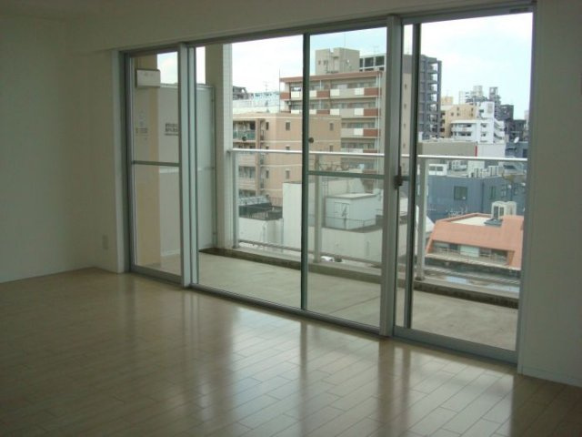 ナビールコート薬院の洋室