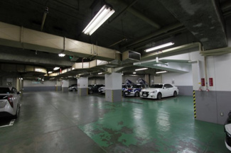 【駐車場】