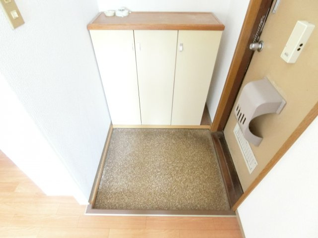 シティハイムあきの玄関