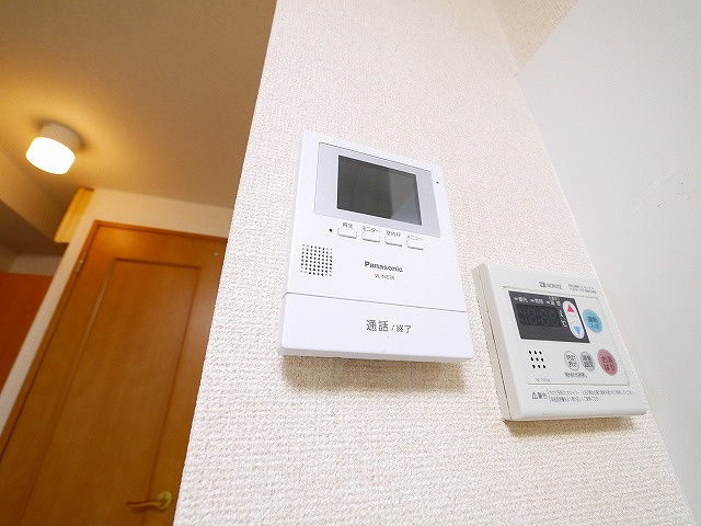 サニーコート西大寺の設備|室内物干しです