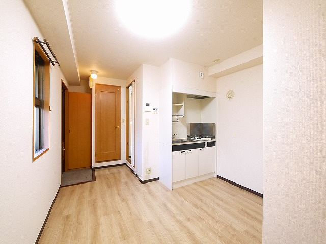 サニーコート西大寺の玄関|シンプルで使いやすい玄関です