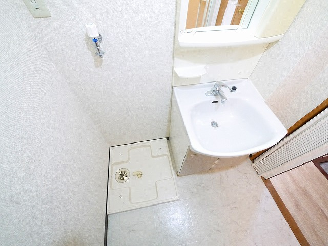 サニーコート西大寺の洗面所|忙しい朝には欠かせない洗面所です