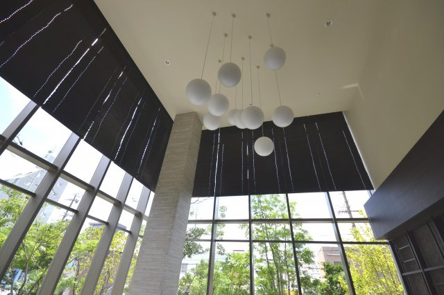 阿波座ライズタワーズ フラッグ46のその他共用部分|開放感のある広々としたロビーで、来訪されたお客様を明るくお迎え