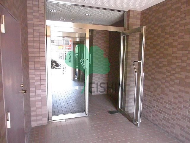 ハイツルミエールペッティのエントランス
