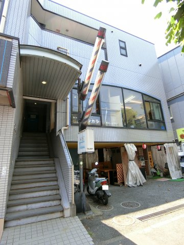 ゼルコヴァの外観