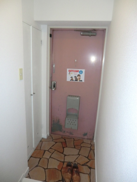 エヌ・エム・セーズの玄関