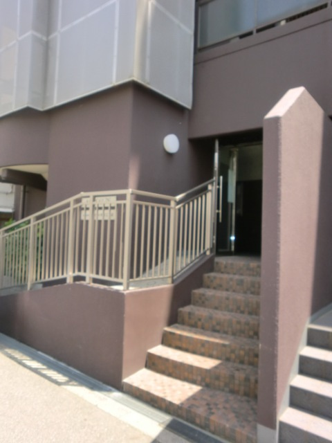 エヌ・エム・セーズのエントランス