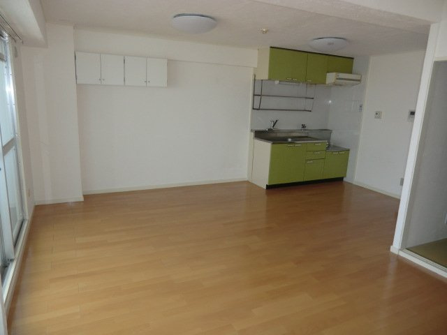 エヌ・エム・セーズの居間・リビング