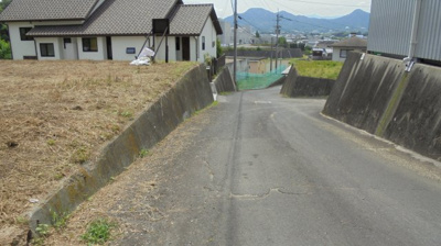【前面道路含む現地写真】 | 飯山町下法軍寺売土地