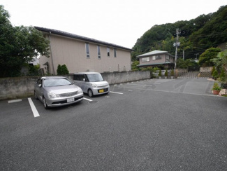 【駐車場】