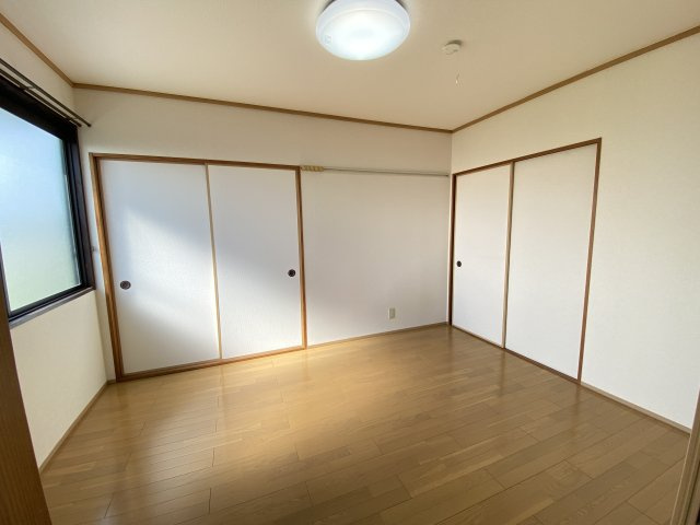 パークビレッジAの寝室|中洋室６帖