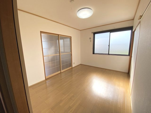 パークビレッジAの洋室|中洋室６帖