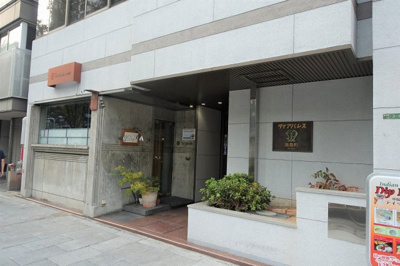 【エントランス】 | ダイアパレス南森町 | 国道側はオフィス、裏側は住居となっているので、住居側は比較的静かな住環境です。