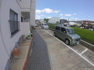 【駐車場】