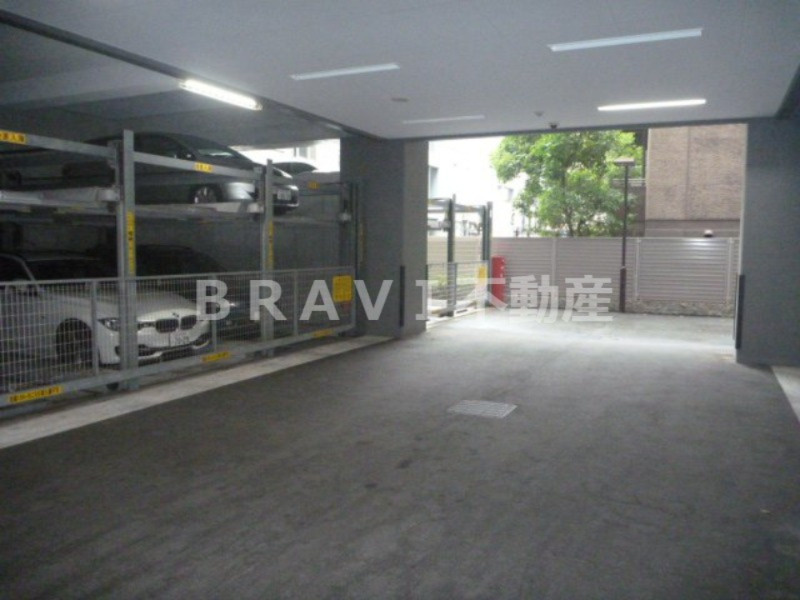アーデン谷町　BRAVI不動産の駐車場|【アーデン谷町】駐車場に車を止められます