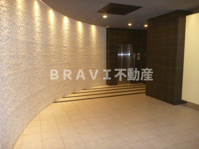 アーデン谷町　BRAVI不動産のエントランス|【アーデン谷町】清潔なエントランスです