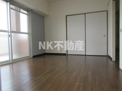 【内装】 | サンメゾン（俊徳道賃貸） | 明るい色調の室内です