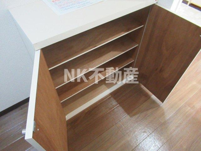 【玄関】 | サンメゾン（俊徳道賃貸） | シューズボックスです