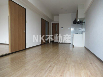 【居間・リビング】 | サンメゾン（俊徳道賃貸） | おしゃれな居間です