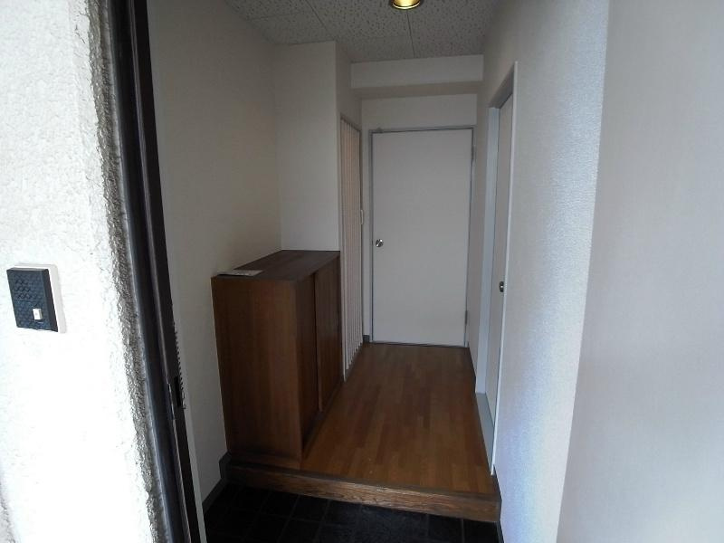 メゾンミヤマエの玄関