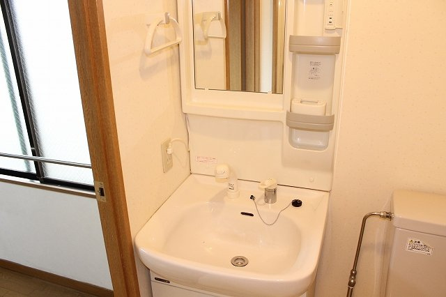 創土ハイツの洗面所