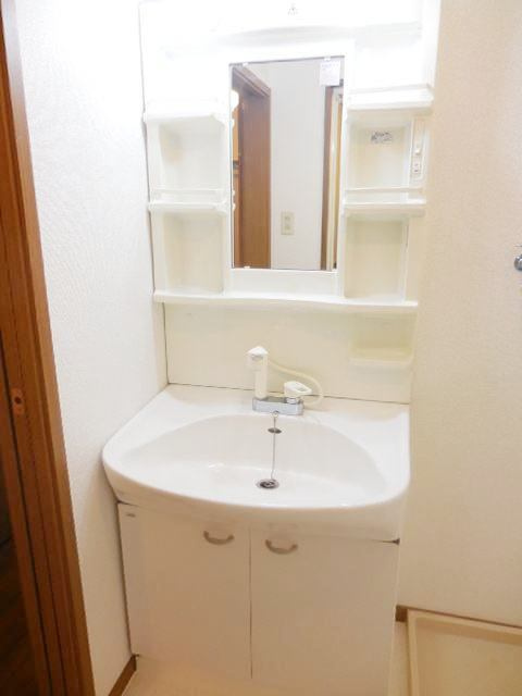 グランセレッソ弐番館の独立洗面台