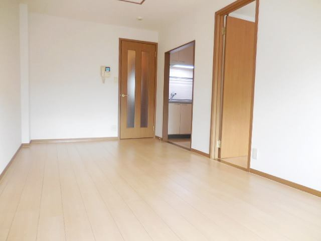 グランセレッソ弐番館の居間・リビング