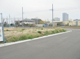 【前面道路含む現地写真】