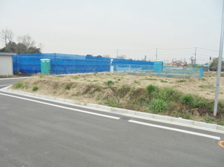 【前面道路含む現地写真】