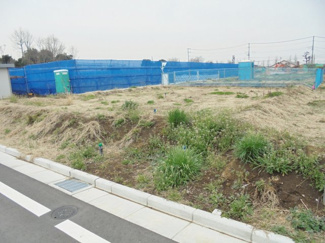 【前面道路含む現地写真】