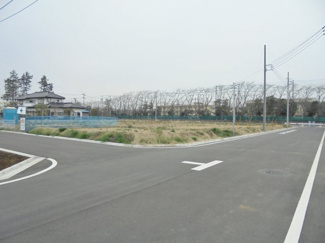 【前面道路含む現地写真】