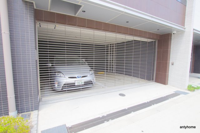 レジュールアッシュ梅田北　仲介手数料無料の駐車場