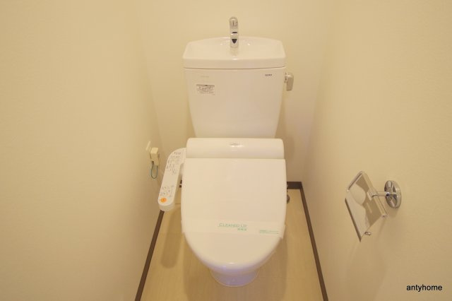 レジュールアッシュ梅田北　仲介手数料無料のトイレ