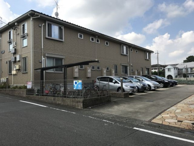 【駐車場】 | アムールⅠ | いつでも目の届く敷地内に駐車場があります♪お車をお持ちの方にオススメです☆