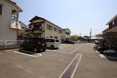 【駐車場】 | シェーネ 茂