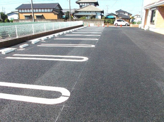 【駐車場】