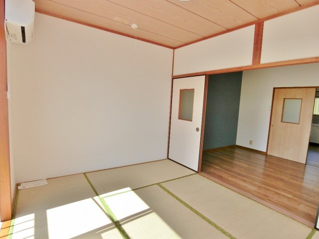 コーポ佐藤の和室
