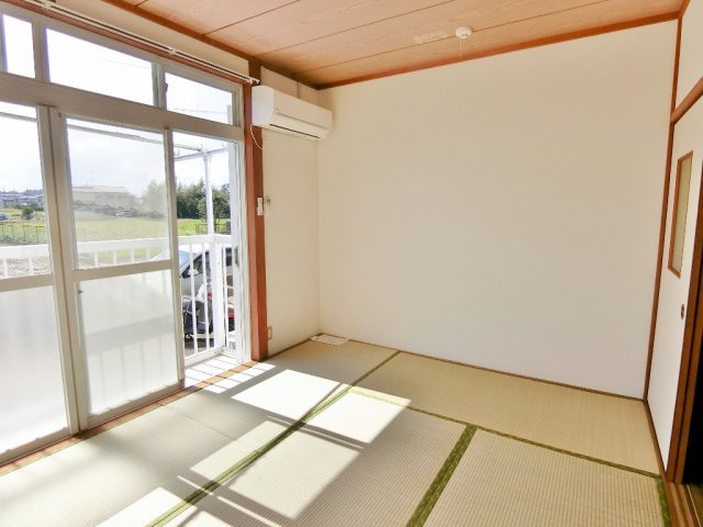 コーポ佐藤の和室
