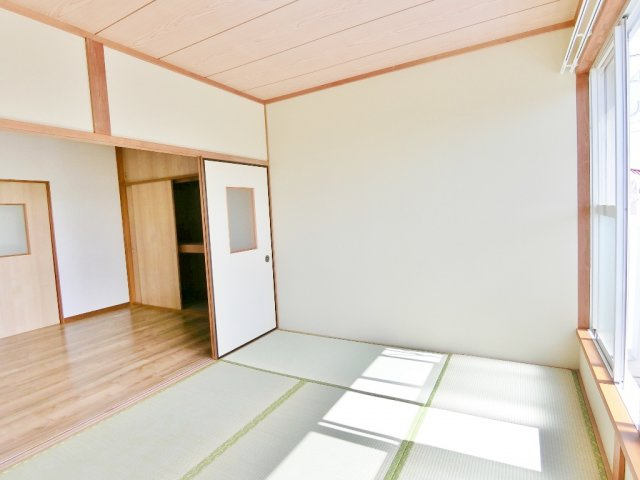 コーポ佐藤の和室